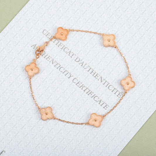 Classic gold-stamped bracelet