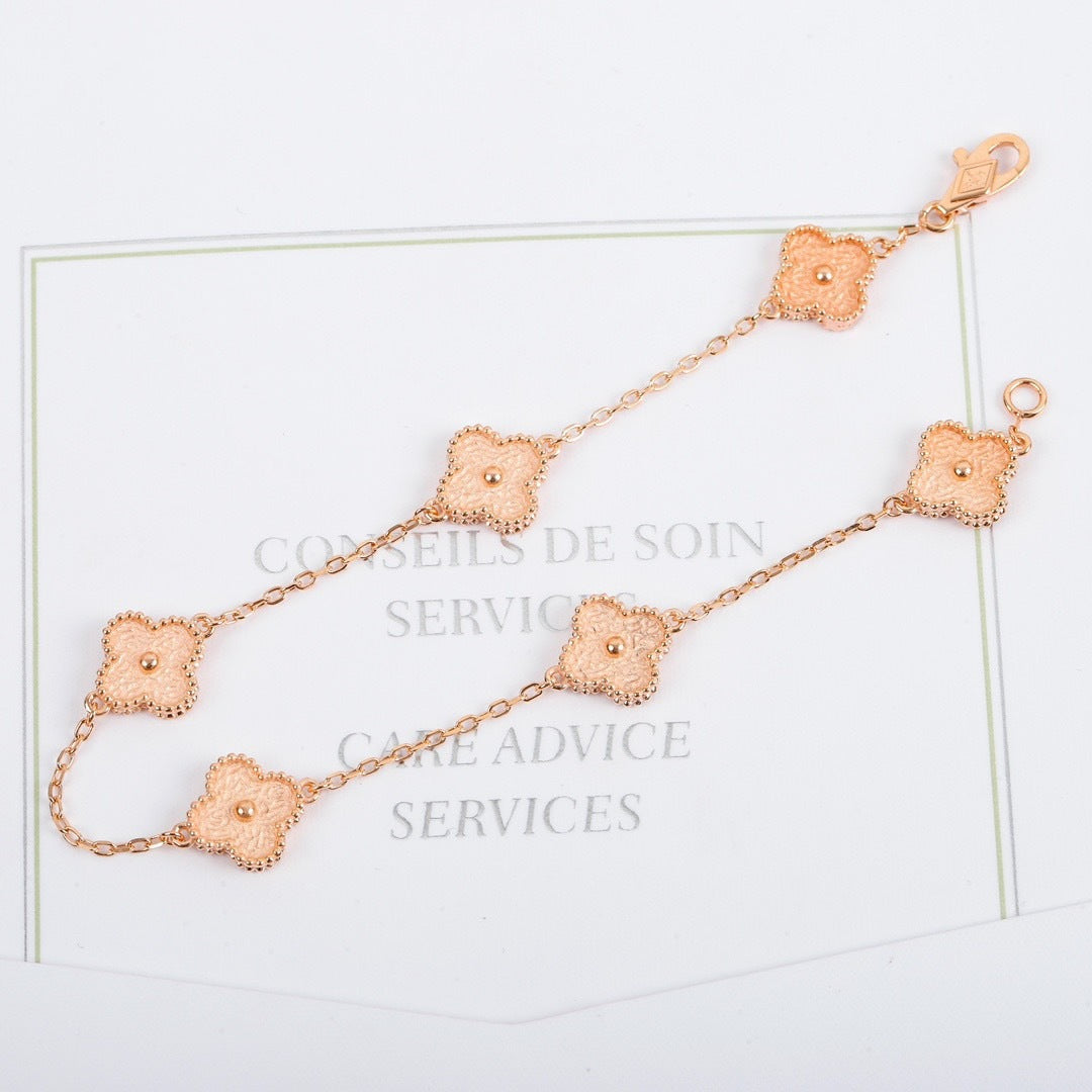 Classic gold-stamped bracelet