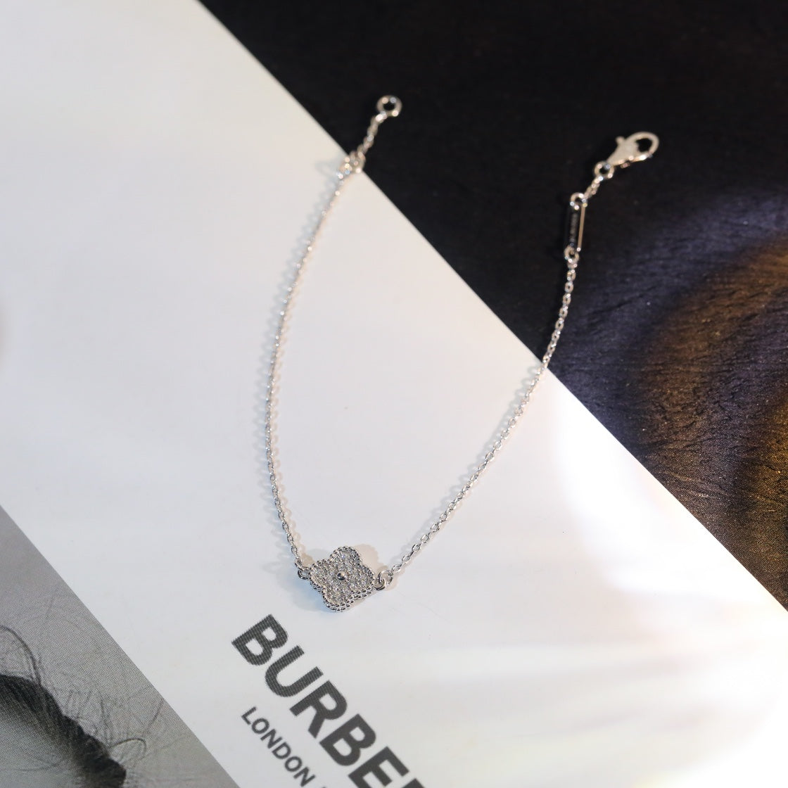 Four-leaf clover full diamond bracelet