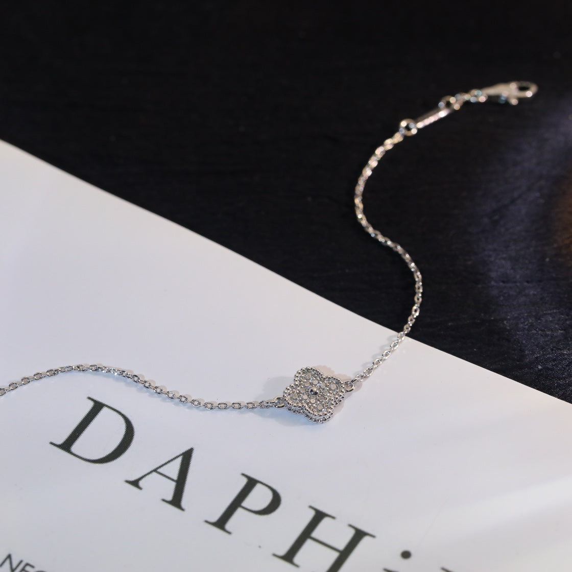 Four-leaf clover full diamond bracelet