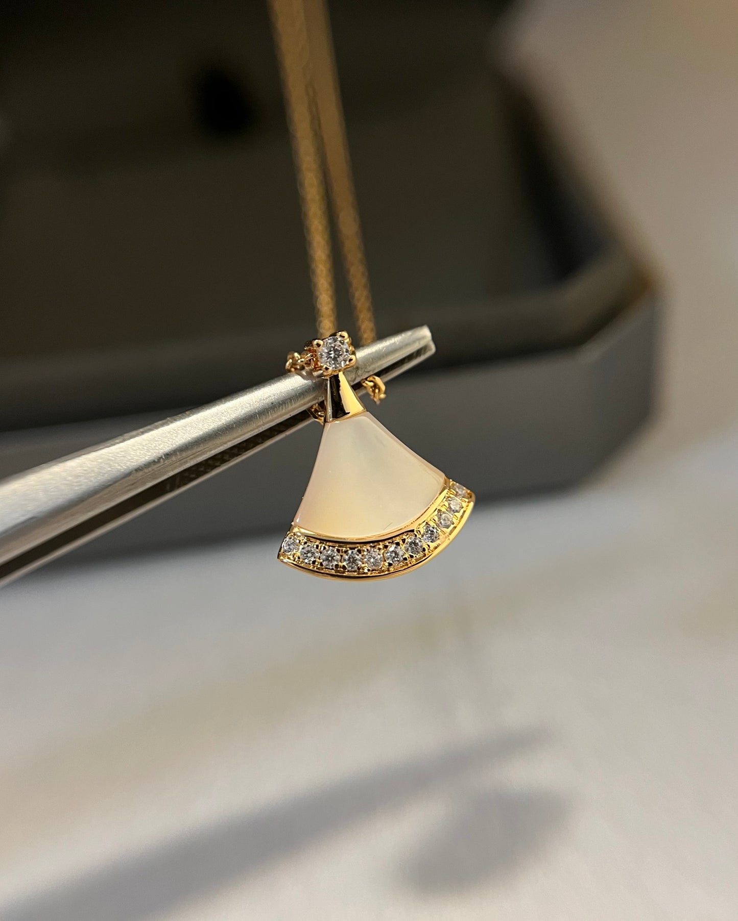 White Shell Diamond Fan Necklace