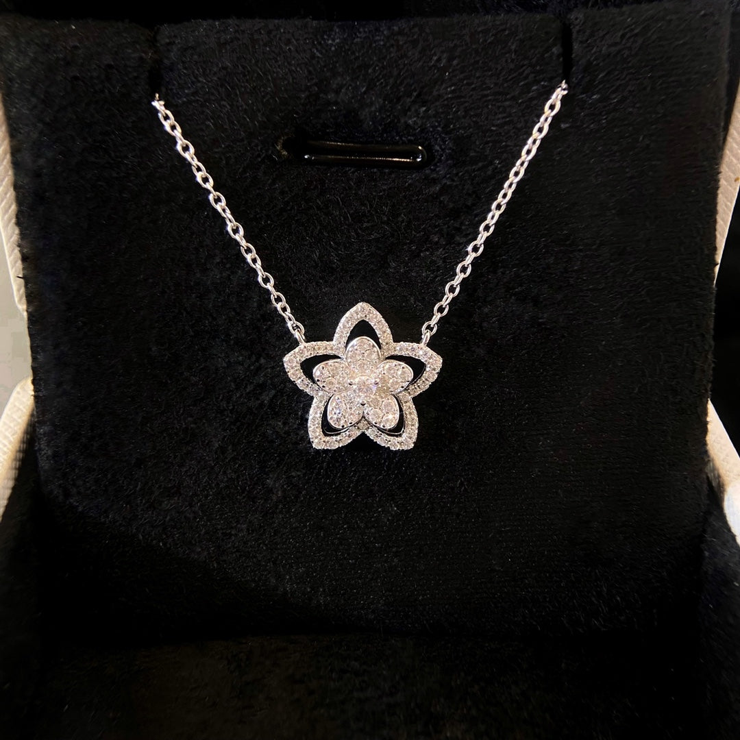 Graf Flower Necklace