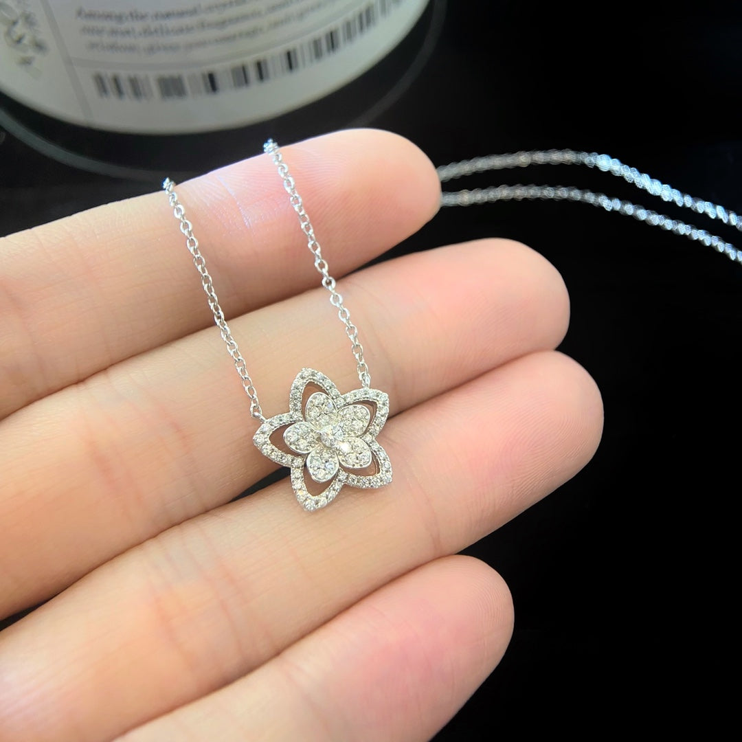 Graf Flower Necklace