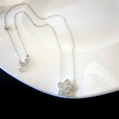 Graf Flower Necklace