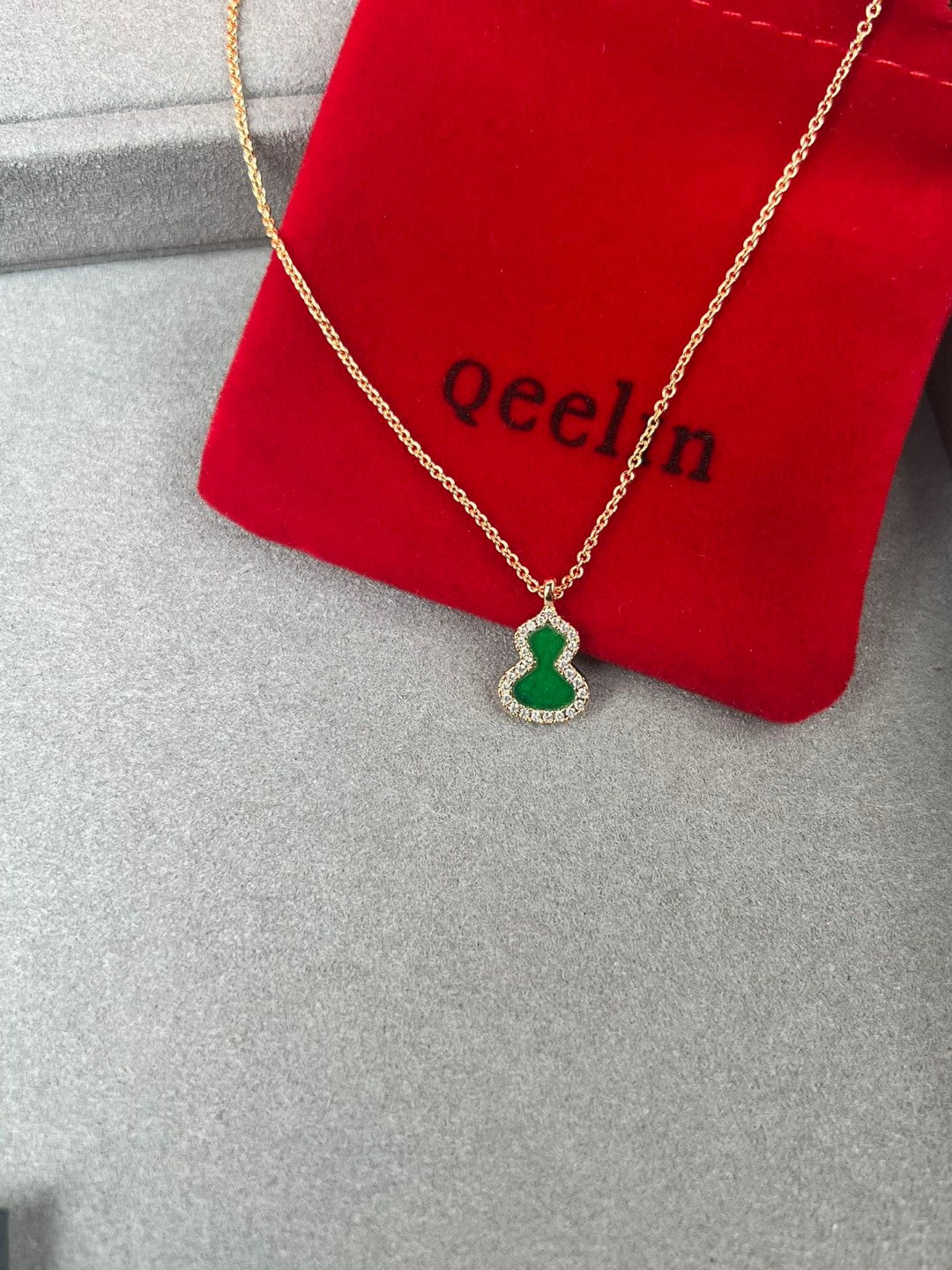 Classic Mini Jade Gourd Necklace
