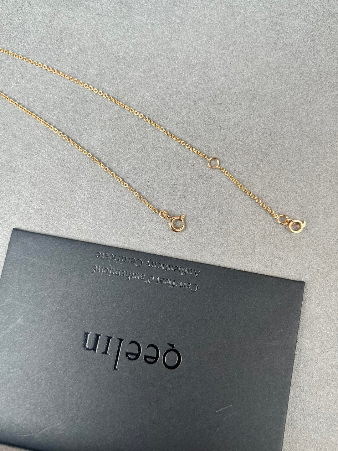 Classic mini white mother-of-pearl gourd necklace