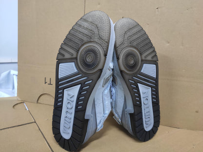 casual sports sneakers