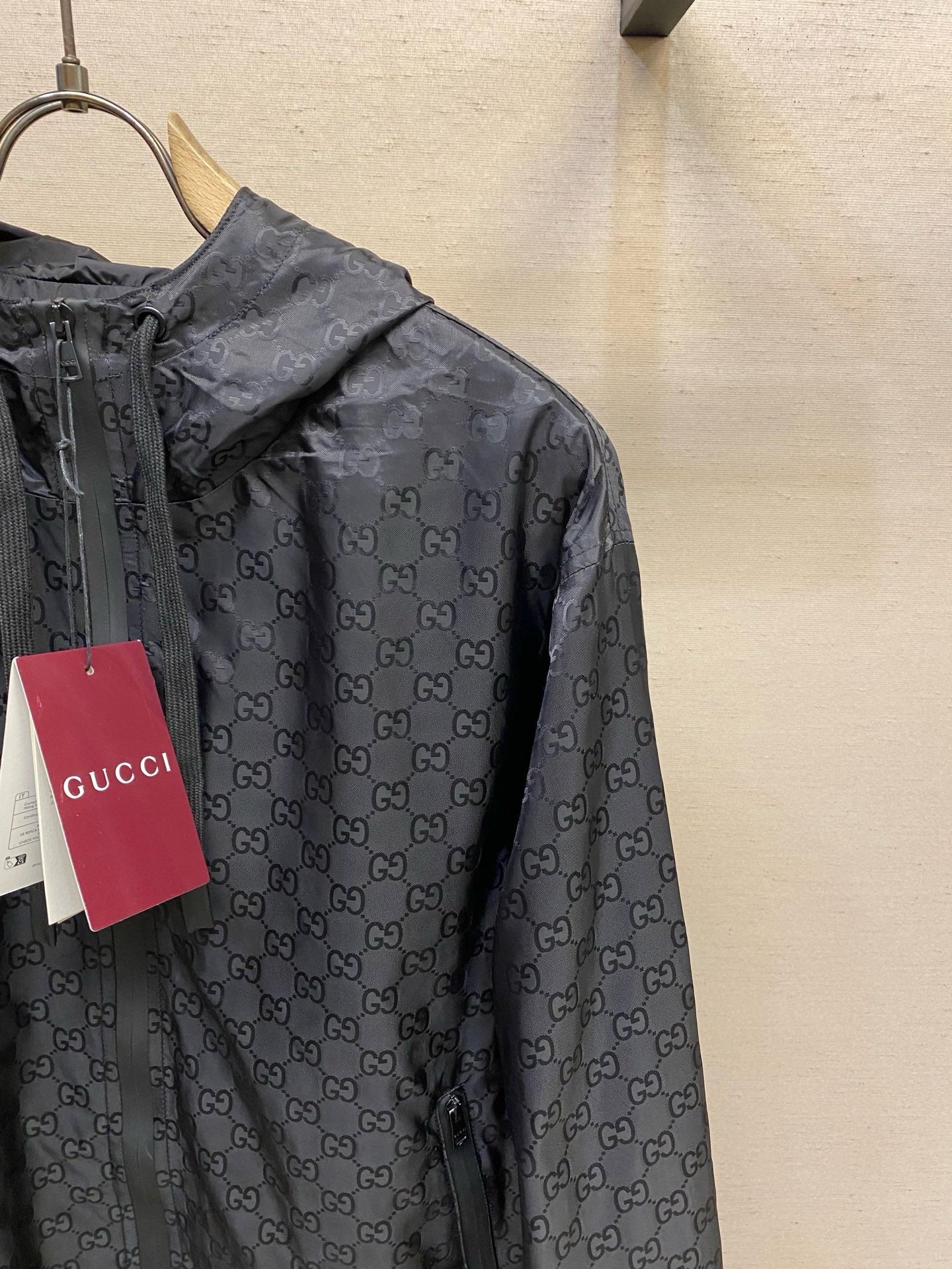 Nylon hooded zipped jacquard jacket