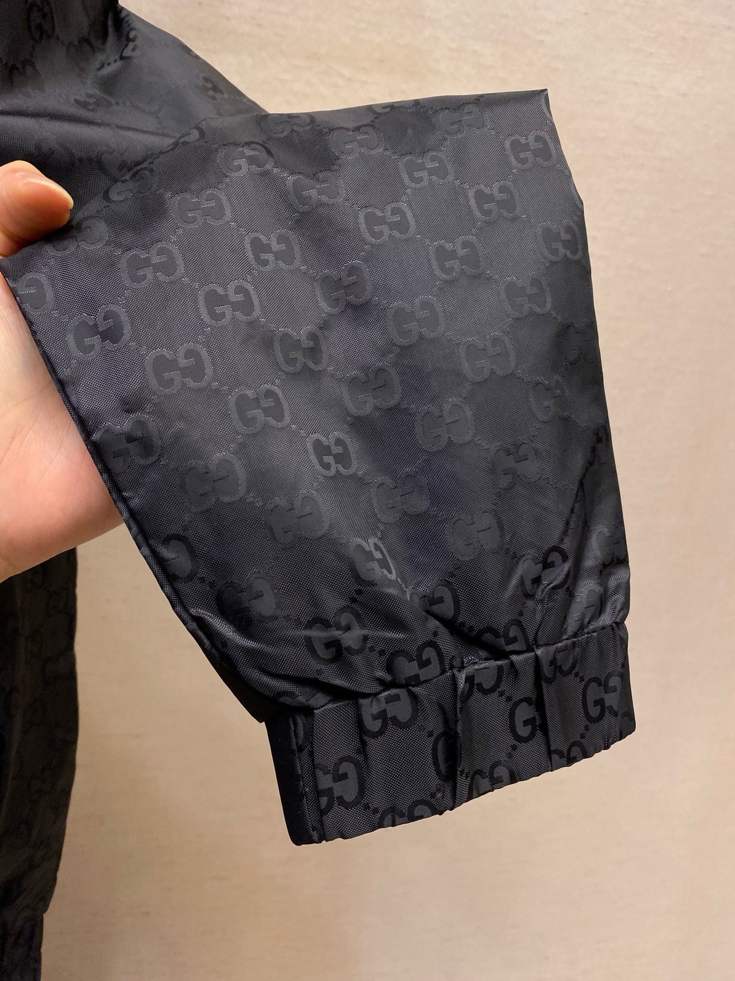 Nylon hooded zipped jacquard jacket