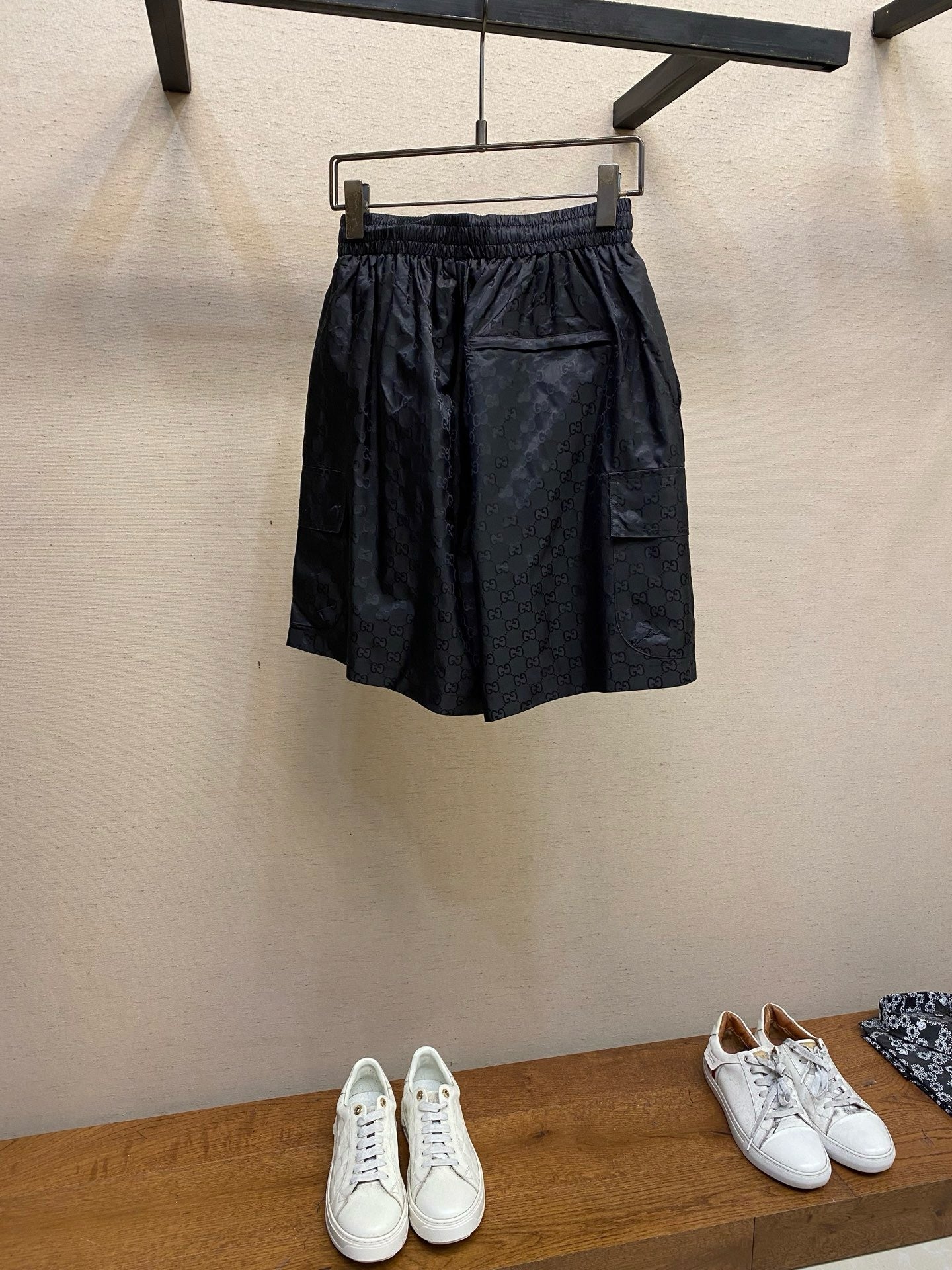 Lightweight nylon cargo pocket jacquard shorts