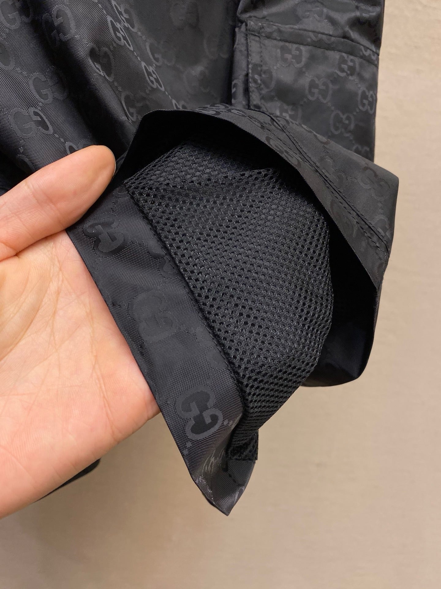 Lightweight nylon cargo pocket jacquard shorts