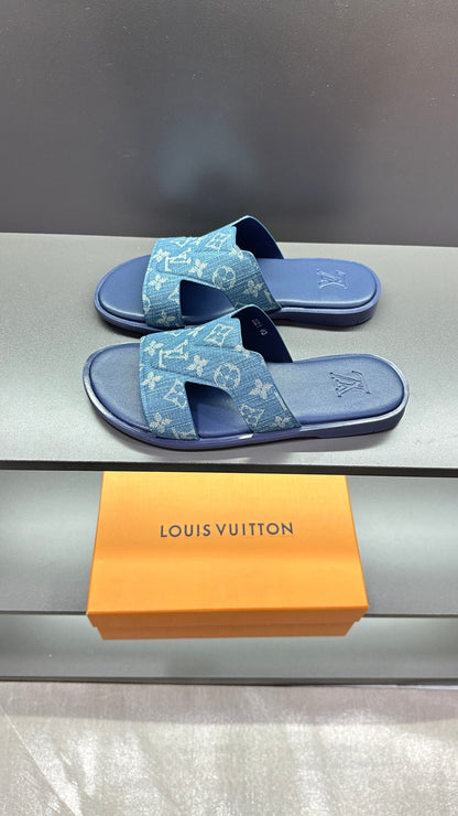 logo graphic slippers
