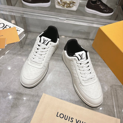 L Men's Sneakers