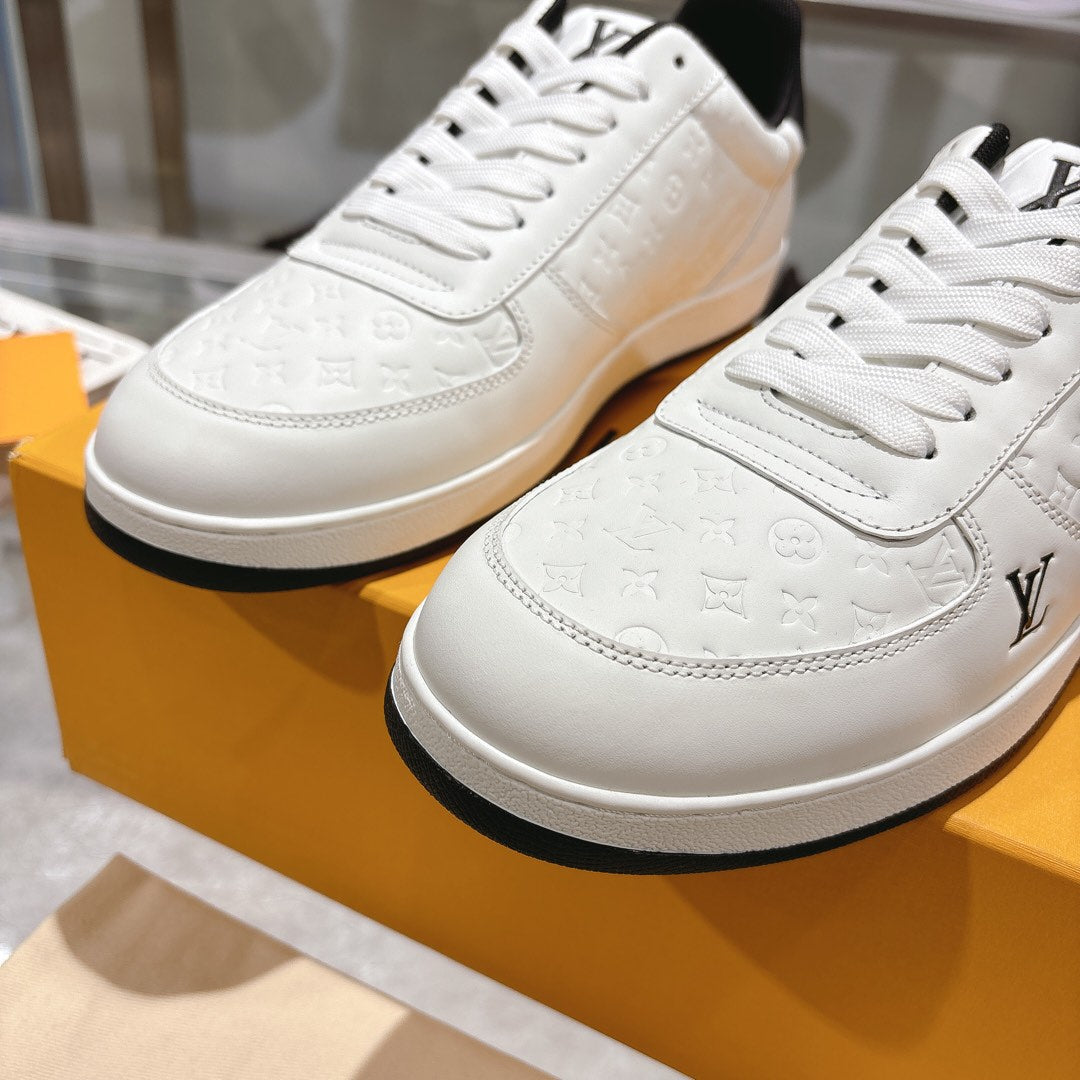 L Men's Sneakers