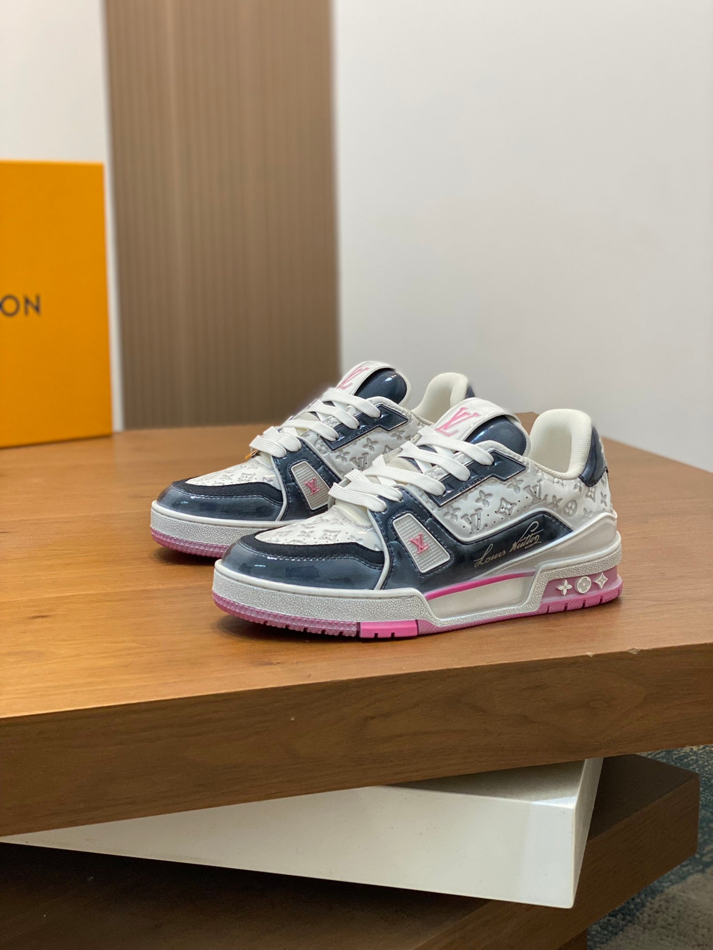 L Men's Casual Sneakers