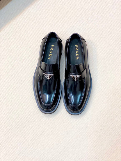 P High-end men's thick-soled derby shoes