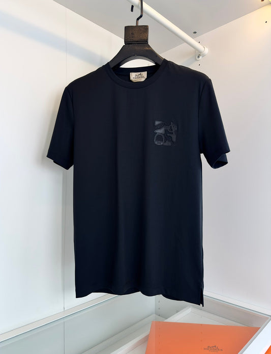 Leather embroidery embellished round neck short-sleeved T-shirt