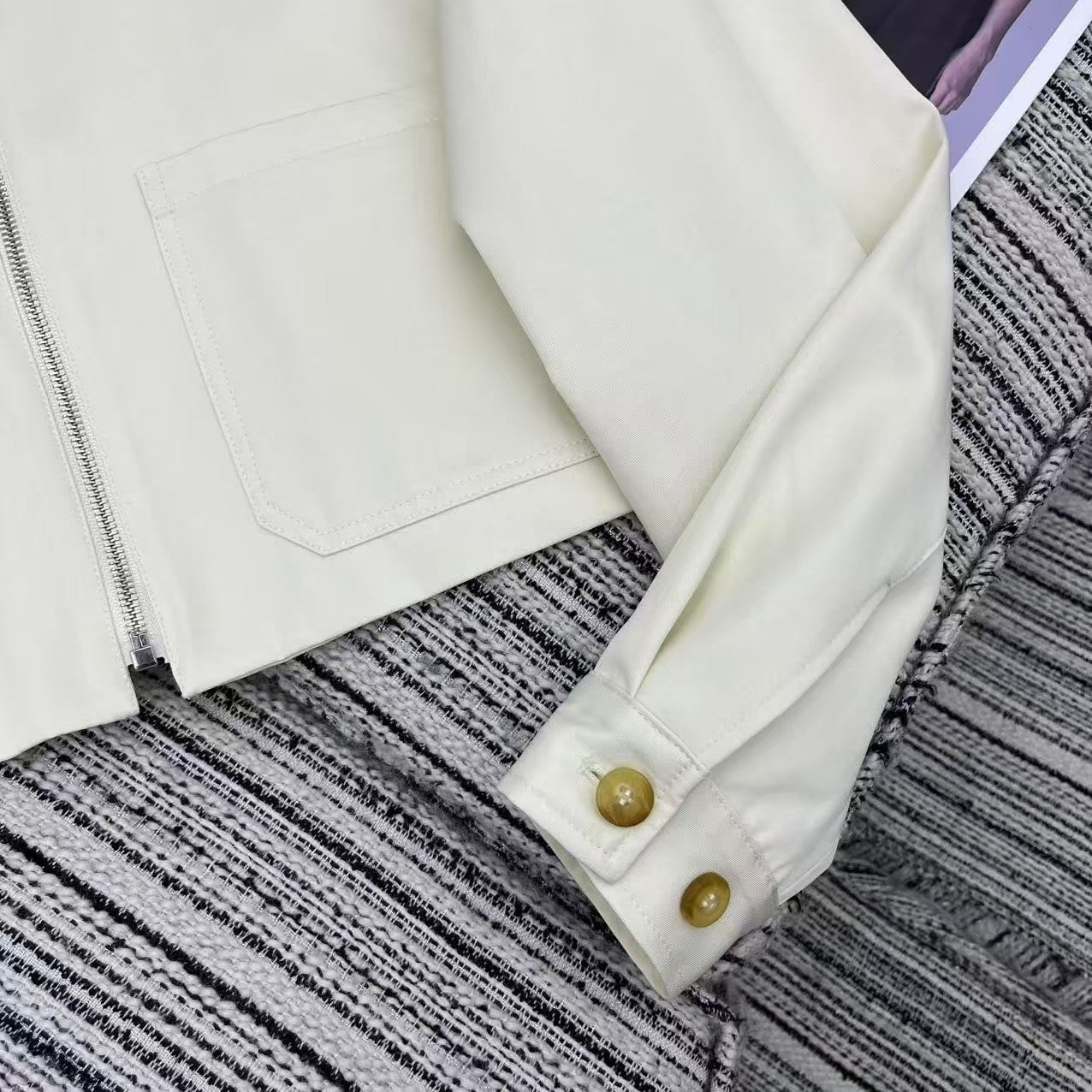 25 New style lapel long sleeve jacket