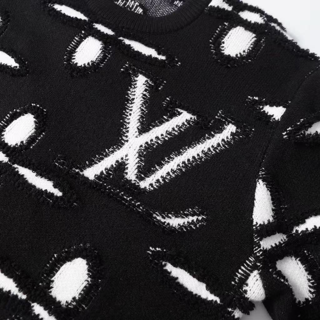 Round-Neck Pullover Jacquard Long-Sleeve Sweater