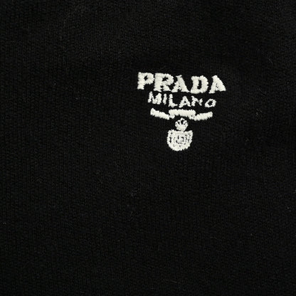 P 25 Embroidered drawstring shorts with small label on the back pocket