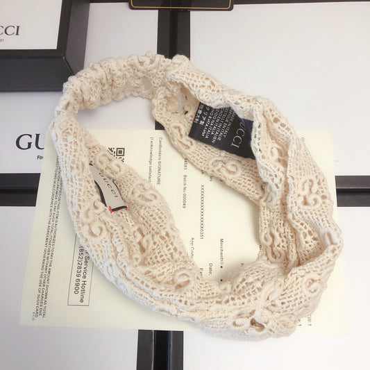 Openwork hair accessories