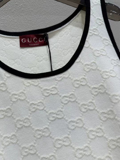 25 new white jacquard knitted vest skirt