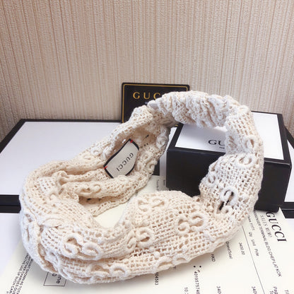 Openwork hair accessories
