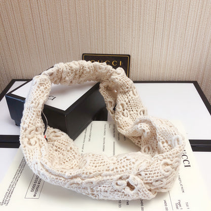 Openwork hair accessories