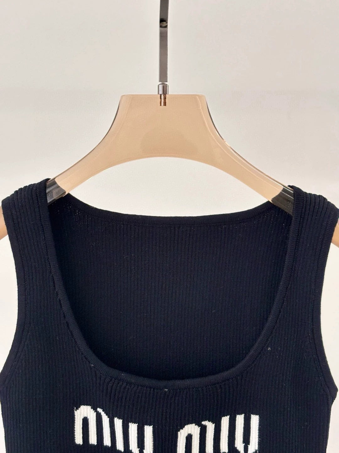 25 Early Spring Knitted Vest