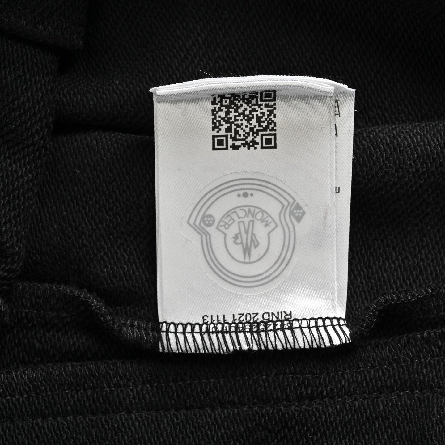 MO 25 Logo Embroidered Shorts