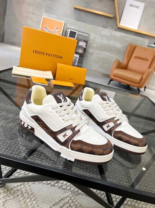 trainer sneaker