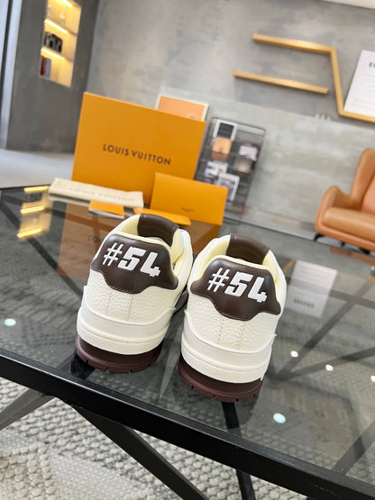 trainer sneaker