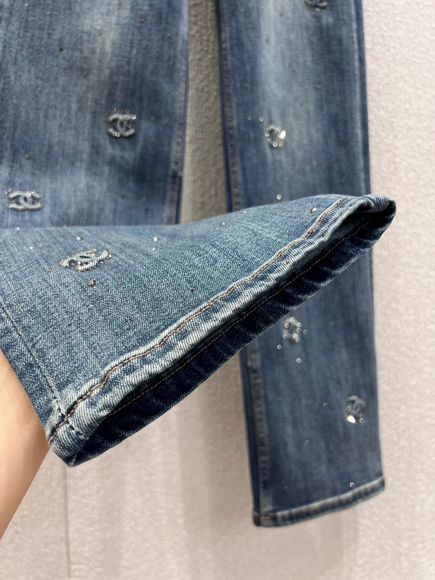 25fw Embossed and rhinestone denim pants