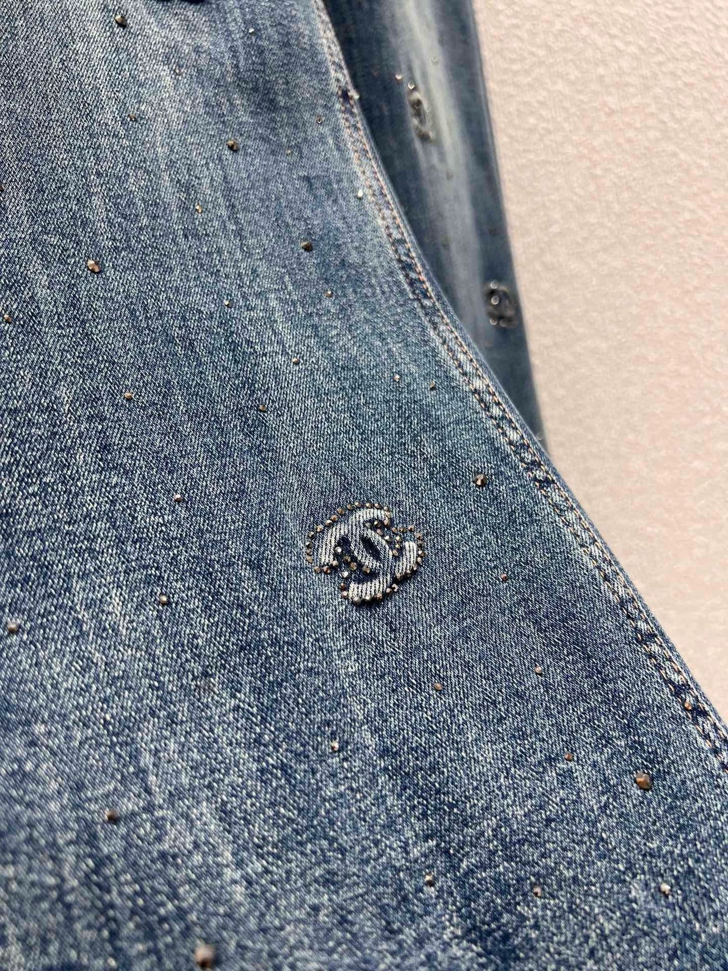 25fw Embossed and rhinestone denim pants