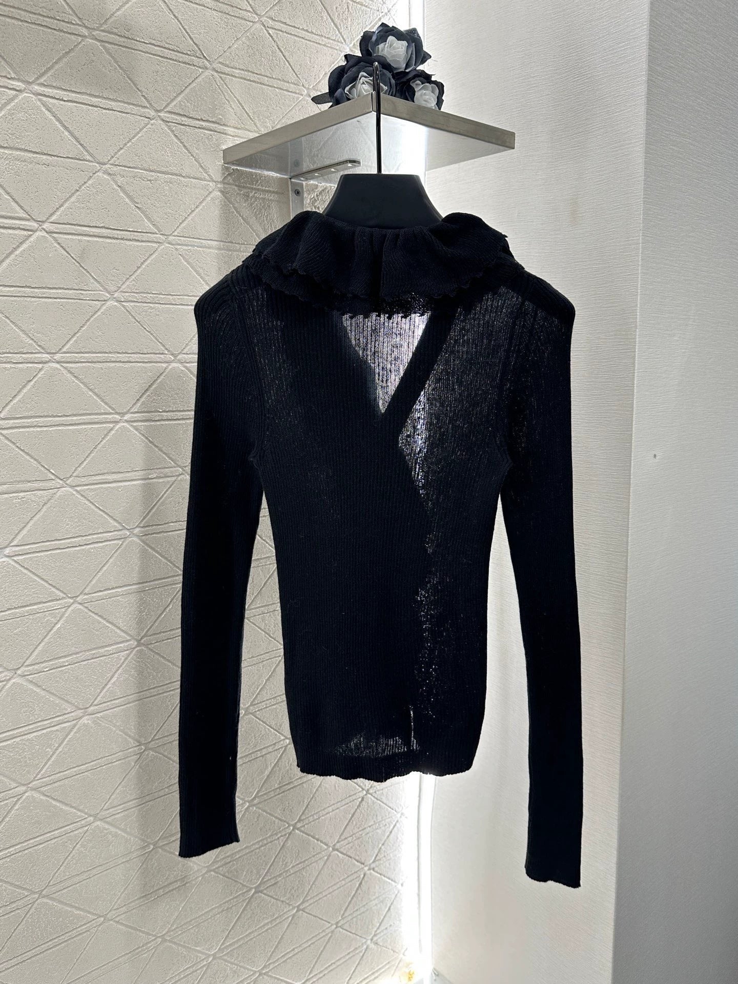 25 3D Lace Lapel Knit Top