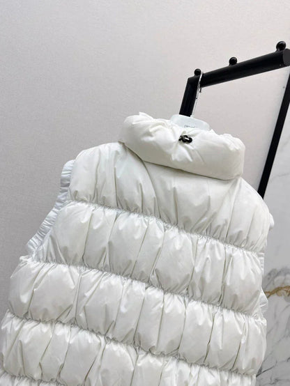 25 Collar decoration down vest