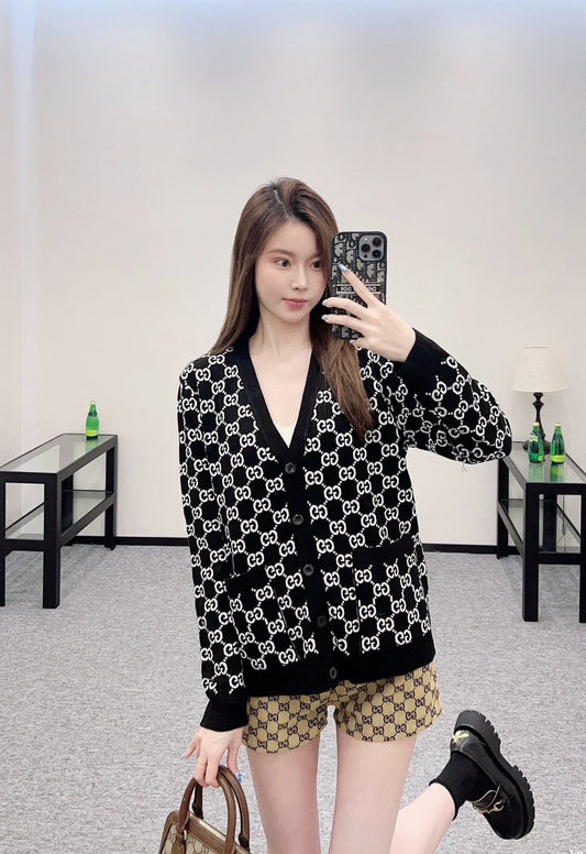 G 25 Reversible jacquard knit cardigan