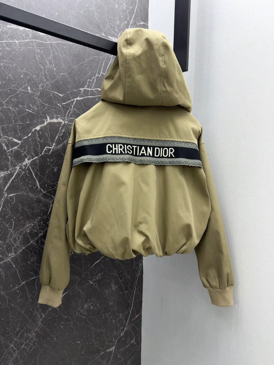 25 New classic hooded short windbreaker