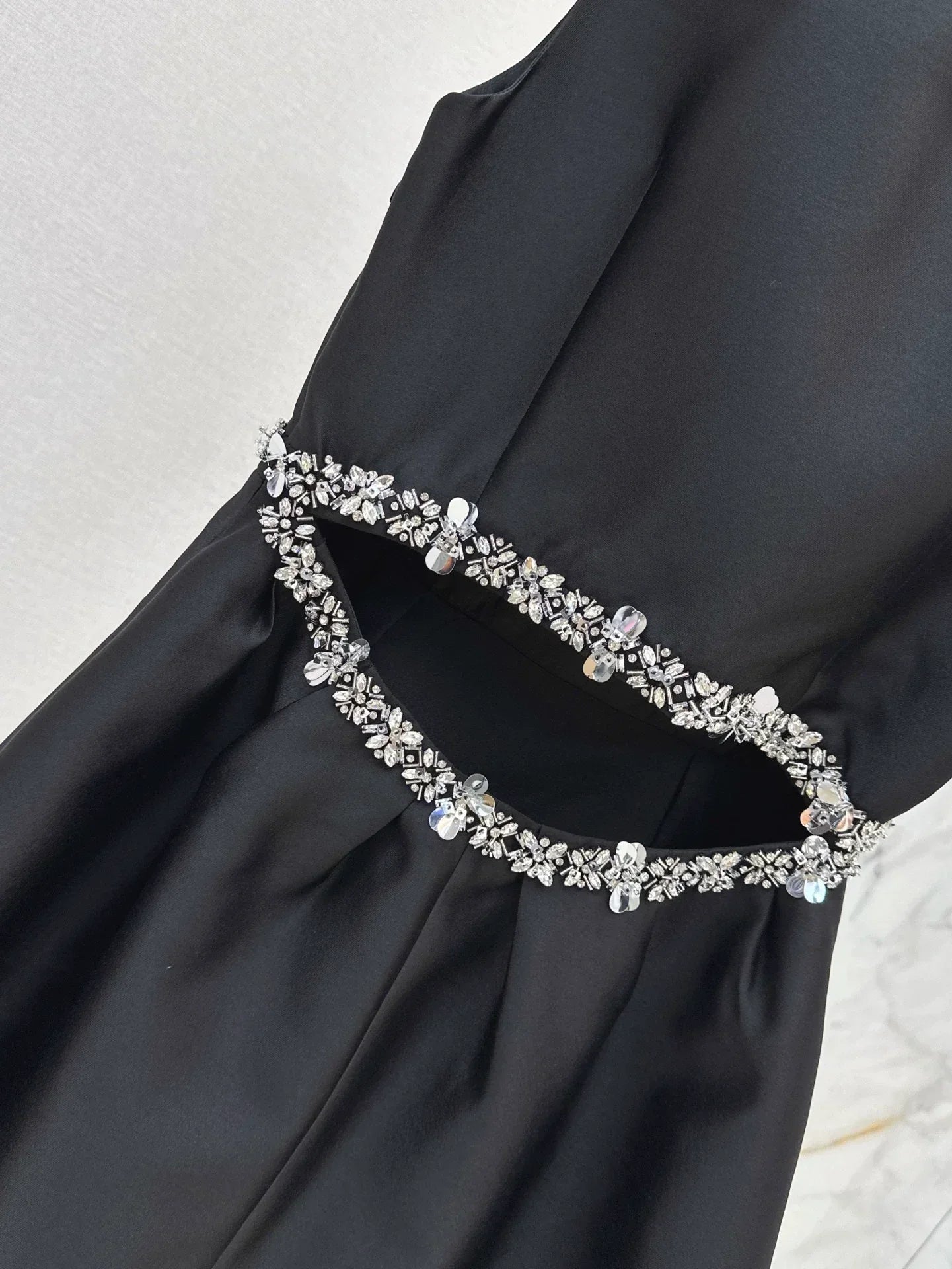 25fw Sequined sleeveless dress
