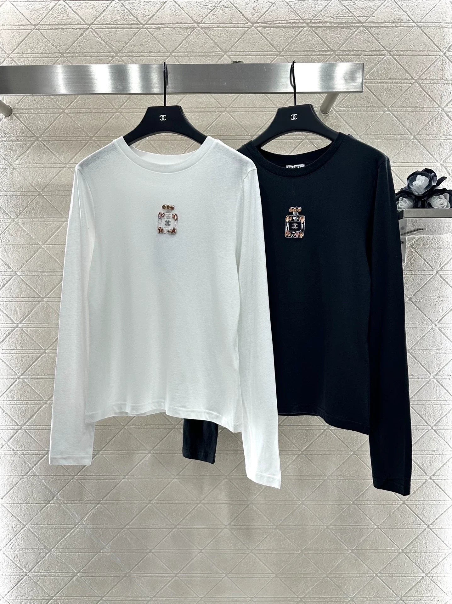 C 25 Rhinestone Beaded Perfume Bottle Crew Neck Bottoming Shirt