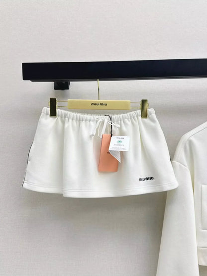 25 zipper jacket and skirt suit