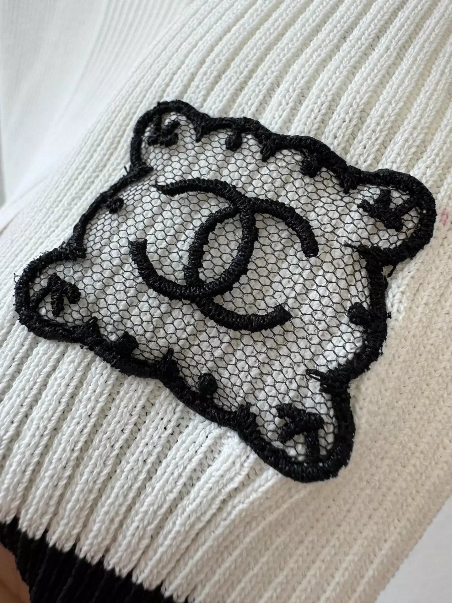 25 Summer new stitching round neck knitted top