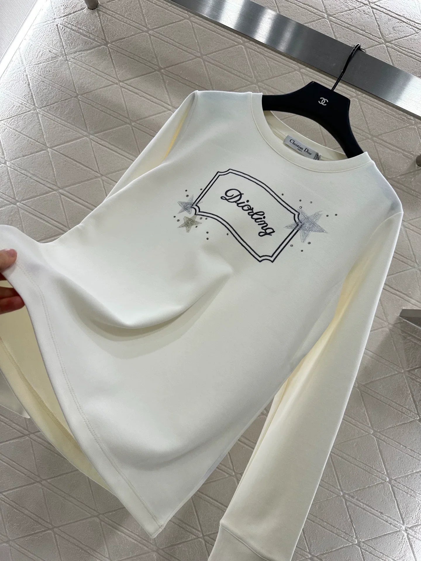 D 25 Crew Neck Letter Logo Top