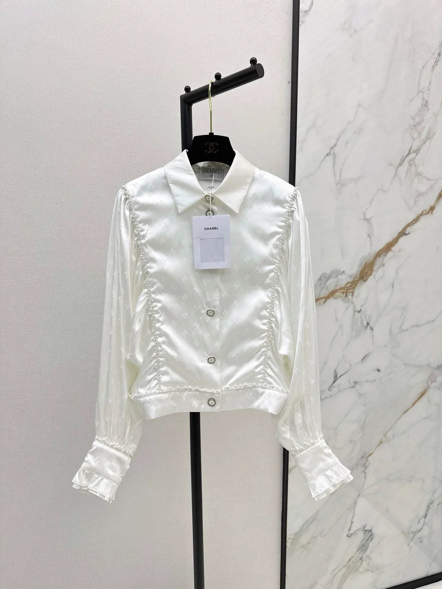 25fw Pearl trimmed shirt