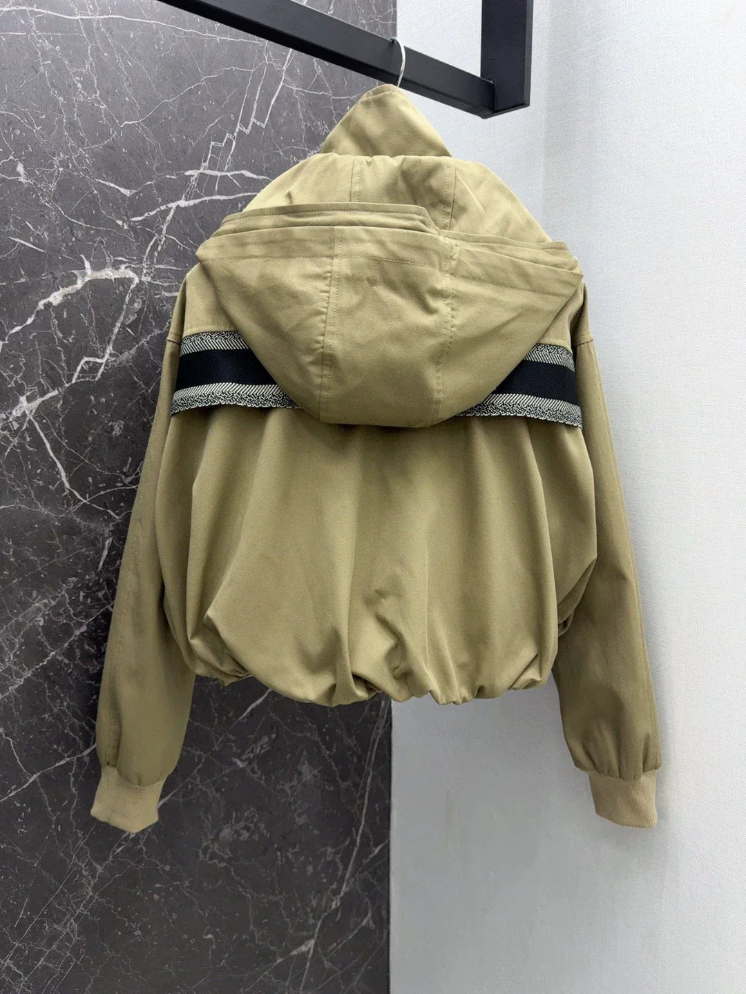 25 New classic hooded short windbreaker