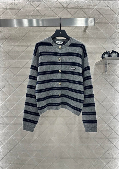 25 striped knitted long-sleeved cardigan