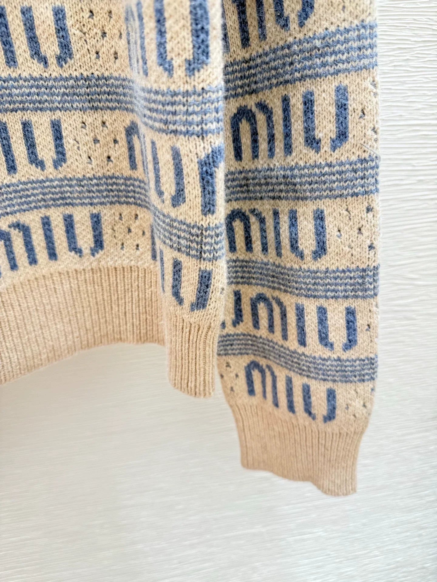 25fw LOGO Knitted Cardigan