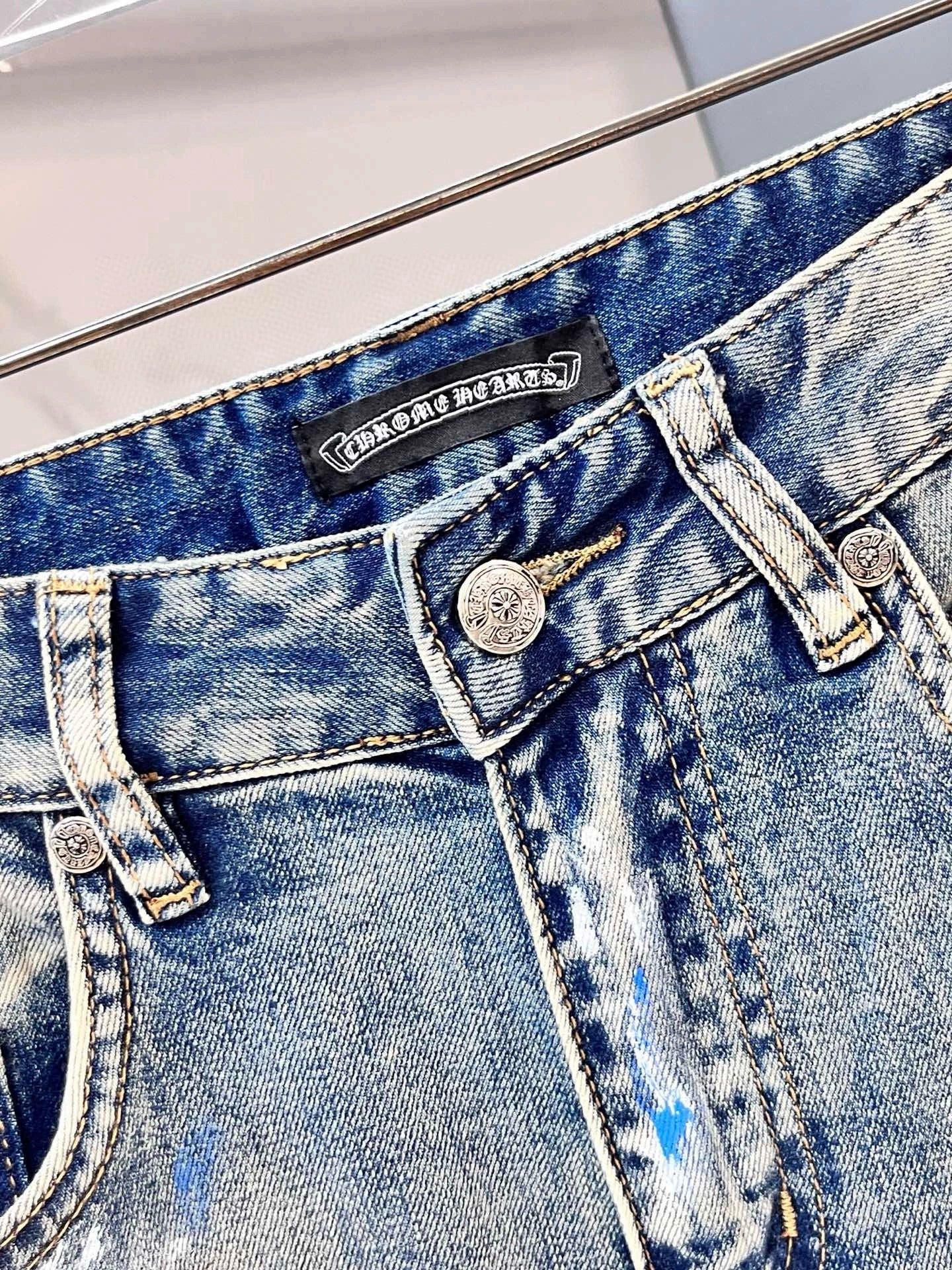 25 Thin jeans