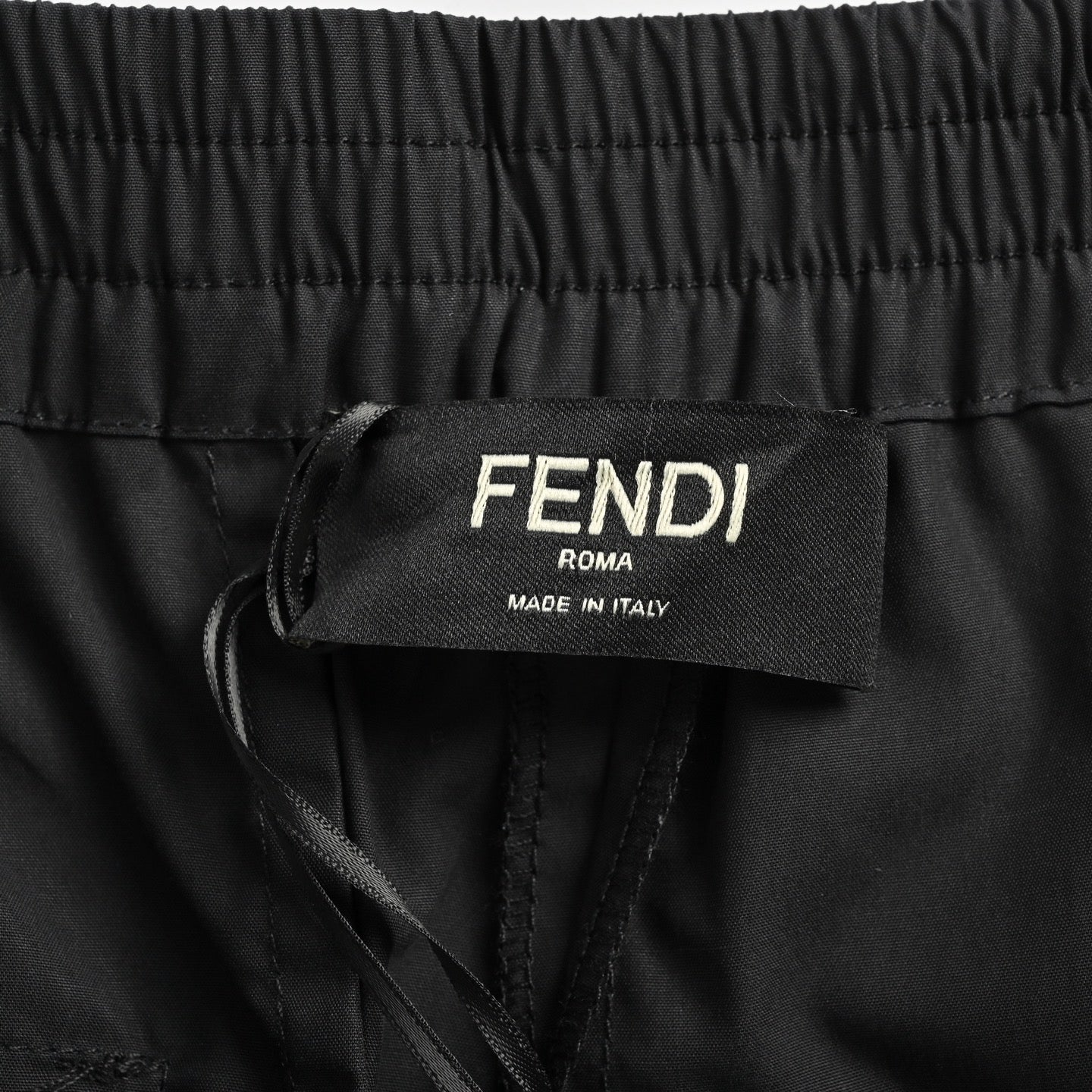 Fe 25Solid color Bermuda shorts