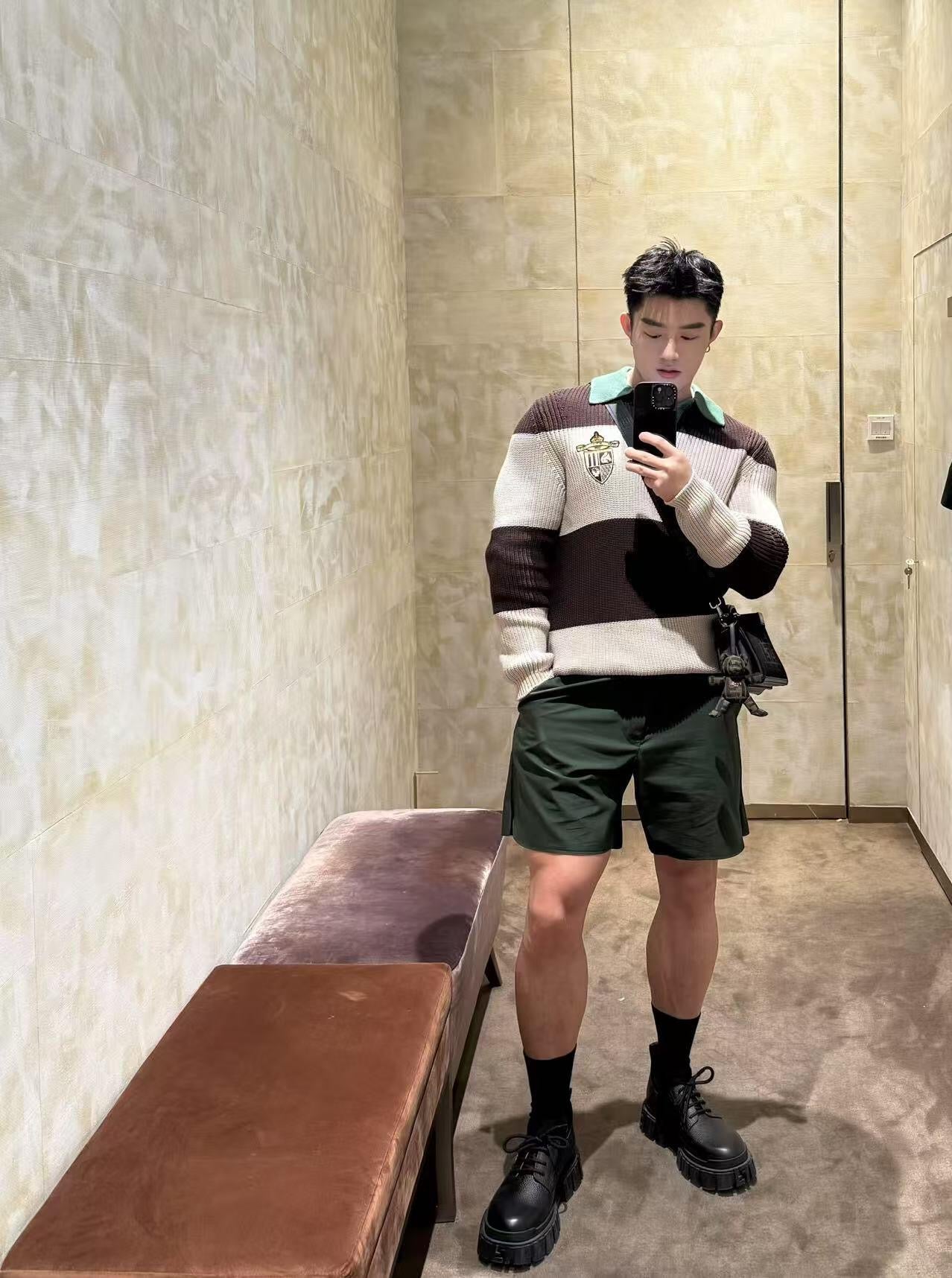 Fe 25Solid color Bermuda shorts